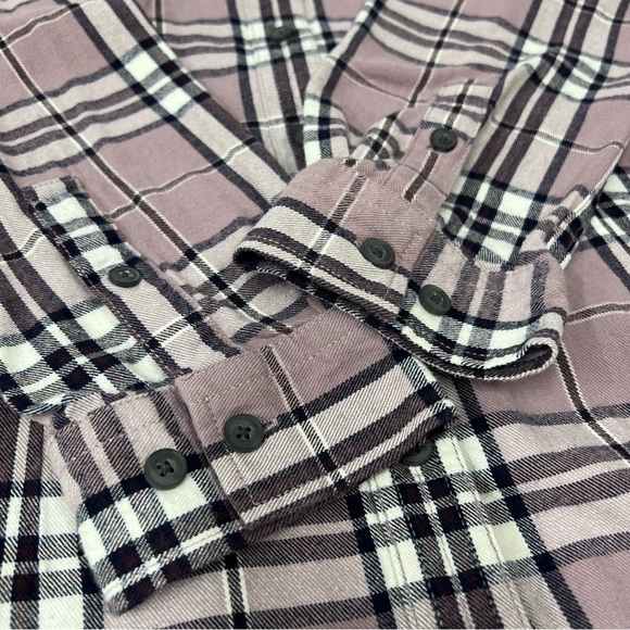 Duluth Trading Company xl purple flannel long sleeve button up shirt - Picture 10 of 13